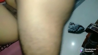 印度女孩被披萨外卖男孩操了
